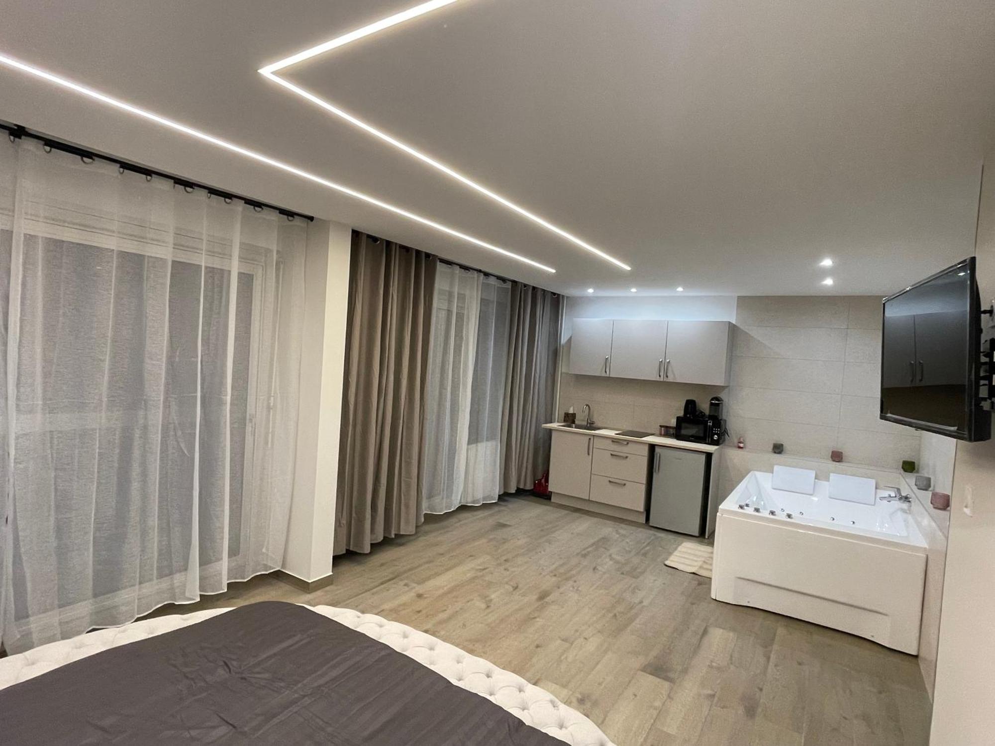 Apartment Le Cocon - Avec Balneo Et Terrasse Lingolsheim